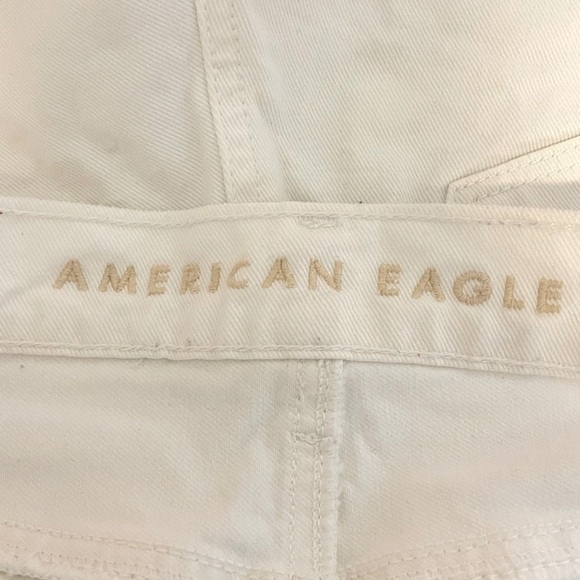 American Eagle White Distressed Short Shorts, Size 4 - Picture 9 of 11